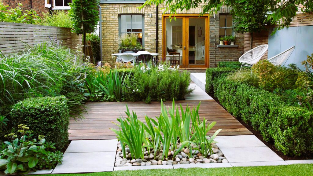 small garden layout ideas